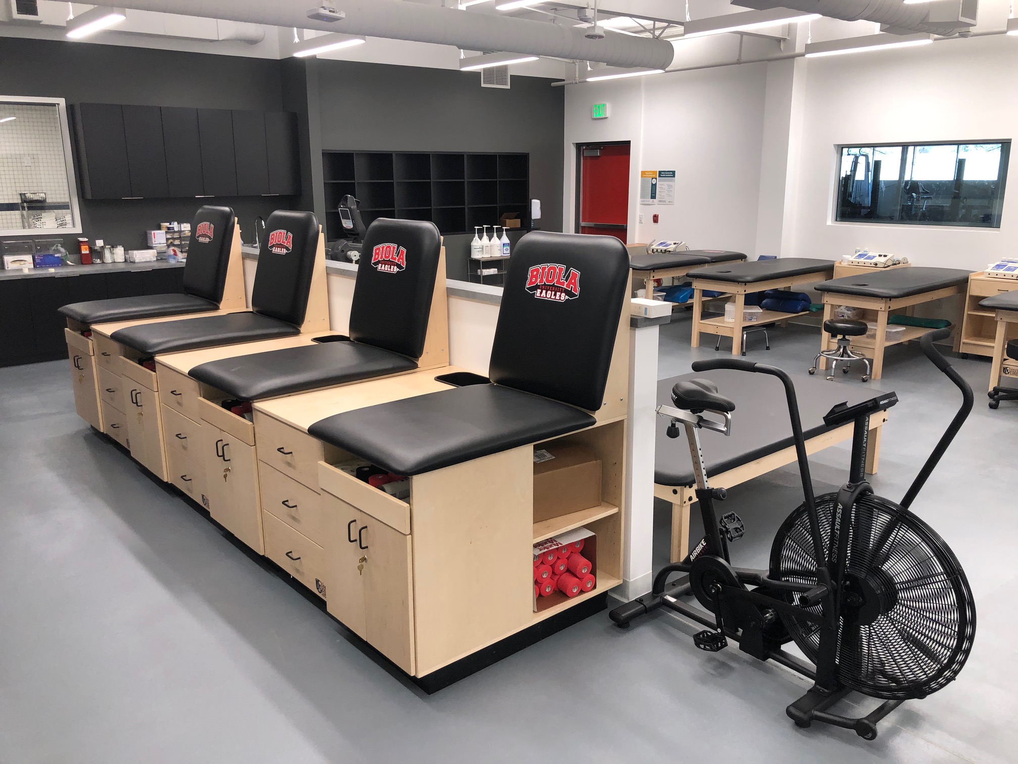 college athletic training room tour